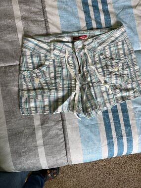 UNIONBAY Women's Mint & Cream Plaid Drawstring Shorts